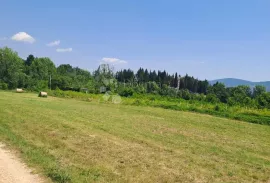 DRNIŠ  - 4601 m2 ZEMLJIŠTE SA OBJEKTOM – DIO ZEMLJIŠTA GRAĐEVINSKO ZEMLJIŠTE, Drniš, Terreno