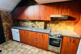 IMPOZANTNIH 230 m2 KOD TOMISLAVCA!, Zagreb, Kвартира