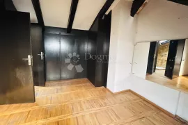 IMPOZANTNIH 230 m2 KOD TOMISLAVCA!, Zagreb, Kвартира