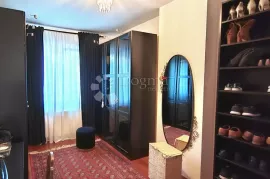 LUKSUZAN STAN-VRHOVEC 130m2-s terasama, Zagreb, Appartment