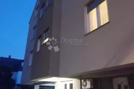 Lijep stan u lijepoj zgradi na još ljepšoj lokaciji, Zagreb, Appartment