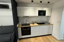 Atraktivni stan sa pogledom na more na prestižnoj lokaciji, Kostrena, Appartment