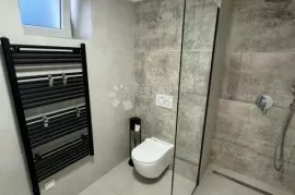 Atraktivni stan sa pogledom na more na prestižnoj lokaciji, Kostrena, Appartment