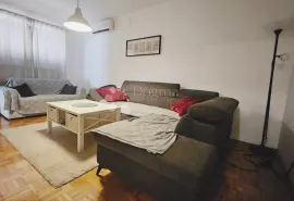 Prostrani stan na Verudi s mogućnošću adaptacije u dvosoban, Pula, Appartement