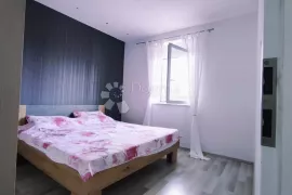 STAN SA GARAŽOM 78,90m2 MIRNA ULICA /VELI VRH, Pula, Appartement