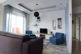 STAN SA GARAŽOM 78,90m2 MIRNA ULICA /VELI VRH, Pula, Appartment