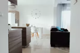 STAN SA GARAŽOM 78,90m2 MIRNA ULICA /VELI VRH, Pula, Kвартира