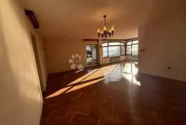 OPATIJA, centar, kuća 300m2, S POGLEDOM, Opatija, Casa