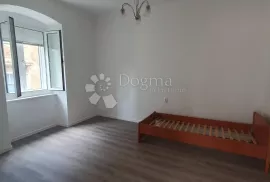 ADAPTIRAN 3SKL STAN NA PODMURVICAMA, Rijeka, Apartamento