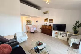 Atraktivan stan u blizini mora i centra, Poreč, Appartement