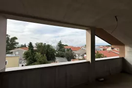 ZUKVE KUĆA SA 3 APARTMANA  *PRILIKA!!!*, Nin, بيت