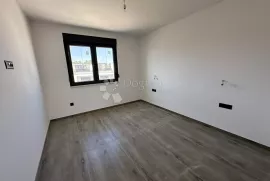 LUKSUZNI PENTHOUSE NA OBALI MORA, Vir, Stan