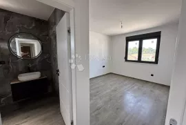 LUKSUZNI PENTHOUSE NA OBALI MORA, Vir, Stan