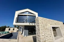 DIZAJNERSKA VILLA S BAZENOM, OPREMLJENA -okolica POREČA, Poreč, Casa