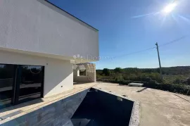 DIZAJNERSKA VILLA S BAZENOM, OPREMLJENA -okolica POREČA, Poreč, Casa