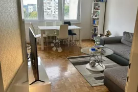 Elegantan stan s liftom i lođom s lijepim pogledom!, Zagreb, Appartment