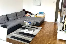 Elegantan stan s liftom i lođom s lijepim pogledom!, Zagreb, Appartment