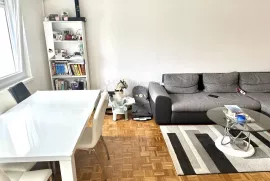 Elegantan stan s liftom i lođom s lijepim pogledom!, Zagreb, Appartment