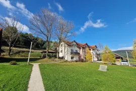 PLITVIČKA JEZERA GOSPODARSKO IMANJE SA VIŠE OBJEKATA, Plitvička Jezera, Haus