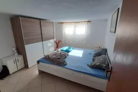 Dva stana u kući u okolici Novigrada, Novigrad, Apartamento