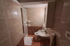 Dva stana u kući u okolici Novigrada, Novigrad, Apartamento