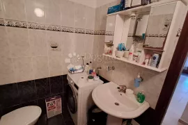 Dva stana u kući u okolici Novigrada, Novigrad, Apartamento