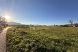 SINAC PRODAJE SE GRAĐEVINSKO ZEMLJIŠTE 11000 m2, Otočac, Land