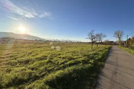 SINAC PRODAJE SE GRAĐEVINSKO ZEMLJIŠTE 11000 m2, Otočac, Land