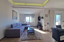 Srdoči, novouređeni stan u mirnom djelu, Rijeka, Appartement