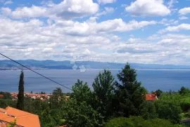 Atraktivni stan za najam sa očaravajućim pogledom na Kvarnerski zaljev, Lovran, Daire