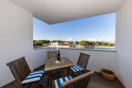 Otok Ugljan-Penthouse 1.red do mora, Preko, Stan