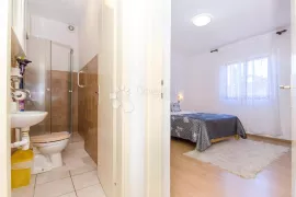 TROSOBNI STAN U PRIZEMLJU 8O M2, SUPETAR, Supetar, Flat