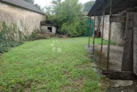 OBITELJSKA KUĆA SA PUNO SADRŽAJA, Vinodolska Općina, Дом