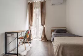 RIJEKA ADAPTIRAN, NAMJEŠTEN STAN 4S+DB SA VELIKIM BALKONOM, Rijeka, Wohnung