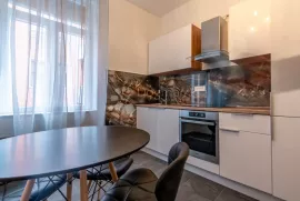 RIJEKA ADAPTIRAN, NAMJEŠTEN STAN 4S+DB SA VELIKIM BALKONOM, Rijeka, Wohnung