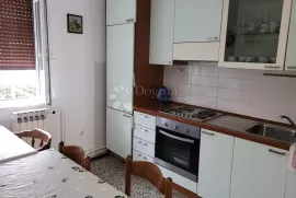 Stan blizu mora sa četiri parkirna mjesta, Crikvenica, Apartamento