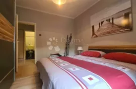 Rijeka,  Podmurice stan s potencijalom, 2skl, balkon, Rijeka, Appartement