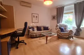 Rijeka,  Podmurice stan s potencijalom, 2skl, balkon, Rijeka, Appartement