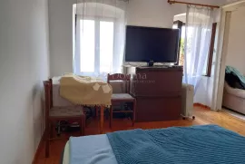 Kantrida, stančić sa okućnicom, Rijeka, Wohnung