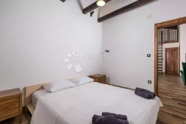 POLJANE-Vila  s bazenom za dugoročni najam, Opatija - Okolica, Casa