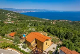 POLJANE-Vila  s bazenom za dugoročni najam, Opatija - Okolica, Casa