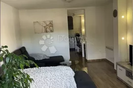 PRILIKA! Apartman Novi Vinodolski 50m od mora, Novi Vinodolski, Apartamento