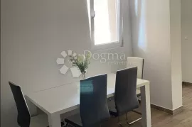 PRILIKA! Apartman Novi Vinodolski 50m od mora, Novi Vinodolski, Apartamento