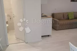 GARSONIJERA NA VEŽICI!, Rijeka, Appartement