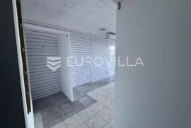 Istra, Rovinj, poslovni prostor u prizemlju u centru grada 23m2, Rovinj, Commercial property