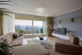 Opatija, Punta Kolova, luksuzan stan s bazenom NKP 84 m2, Opatija, Daire