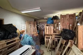 Pula, Stoja - poslovni prostor na frekventnoj lokaciji, Pula, Commercial property