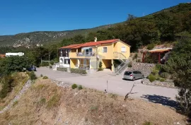 Senj, Sv. Juraj - Kuća sa 4 apartmana 1.red do mora, Senj, Famiglia