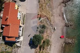 Senj, Sv. Juraj - Kuća P+1, 181 m2, 1.red do mora, Senj, Casa