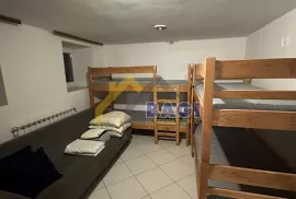 Smještaj za 4 do 6 ljudi, Trnjanska, kod Lisinskog, Zagreb, Flat